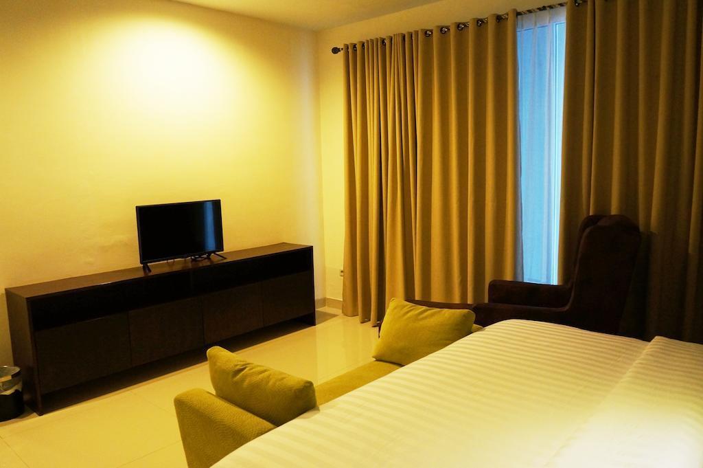 Ameera Hotel Пеканбару Екстер'єр фото
