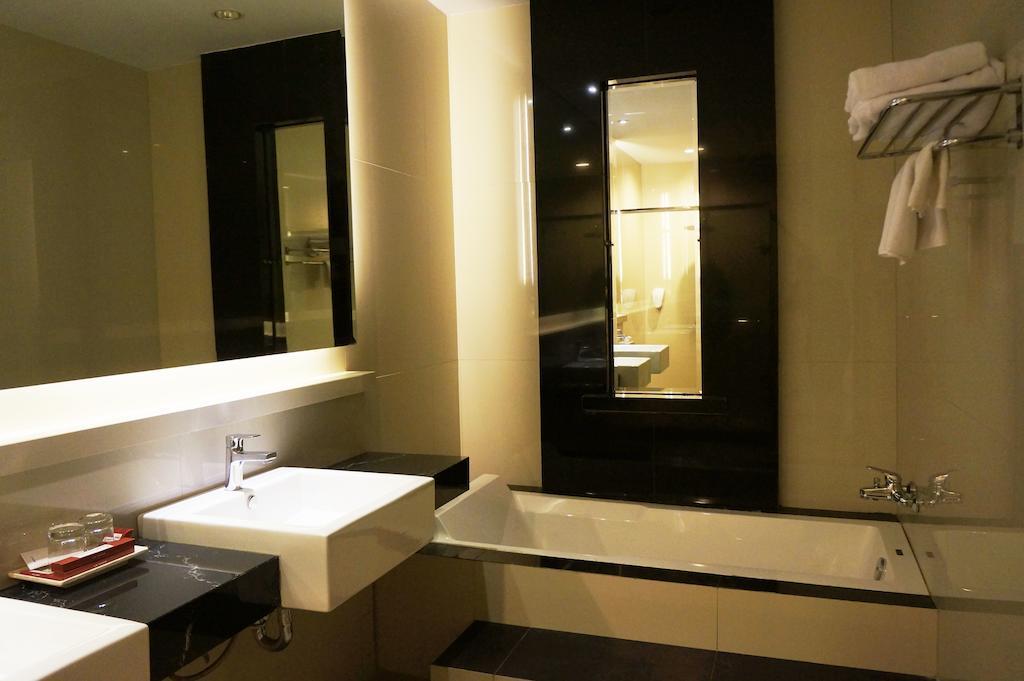 Ameera Hotel Пеканбару Екстер'єр фото