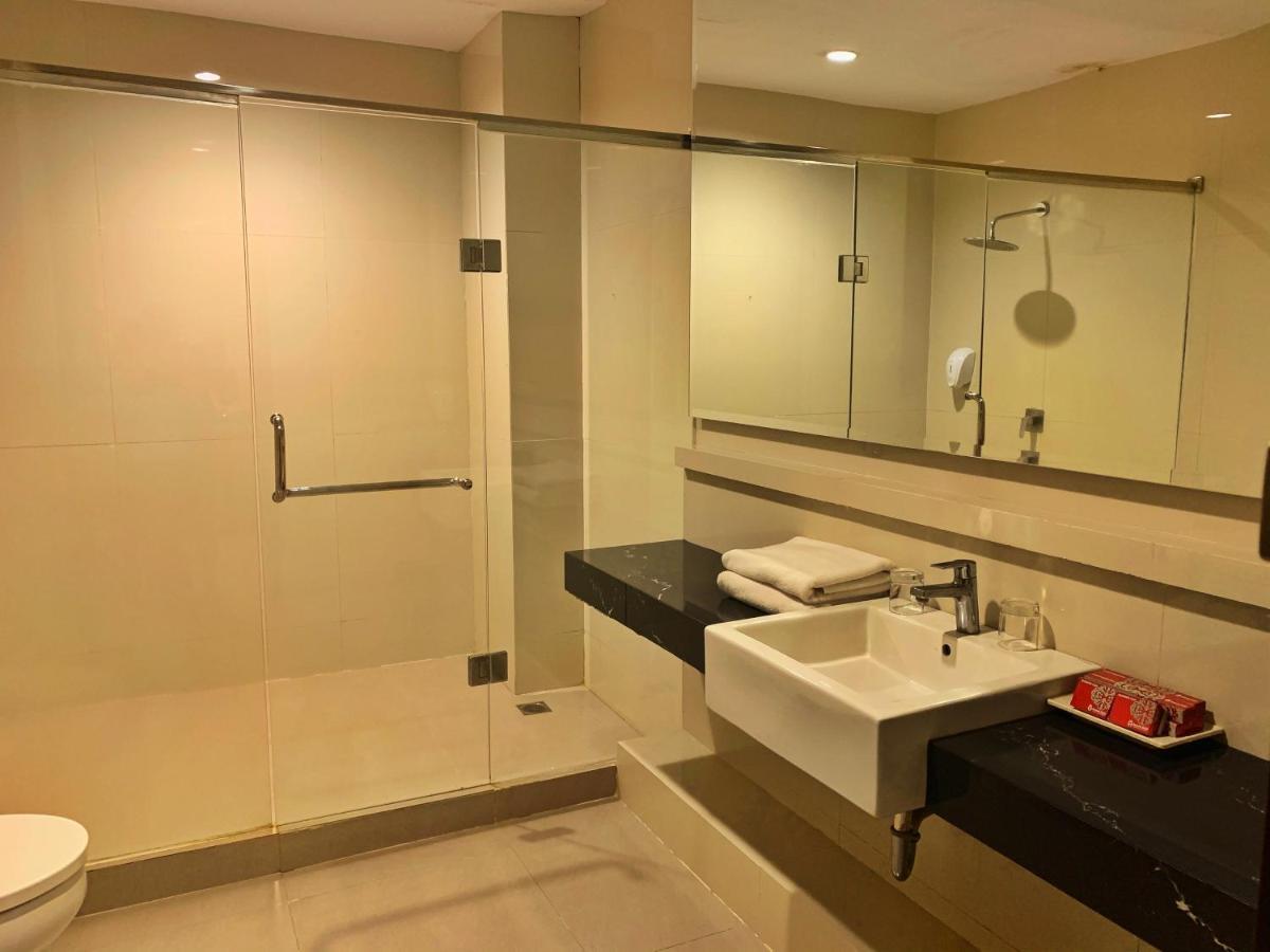 Ameera Hotel Пеканбару Екстер'єр фото
